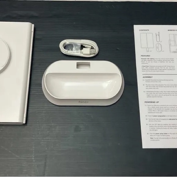 Sora Dual powered Vanity Mirror LED’s mimic the natural sunlight - Picture 4 of 13